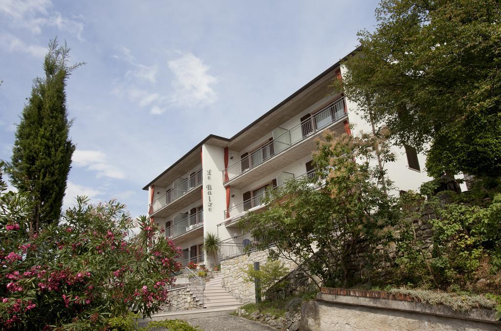 Residence Le Balze Мальчезине Экстерьер фото