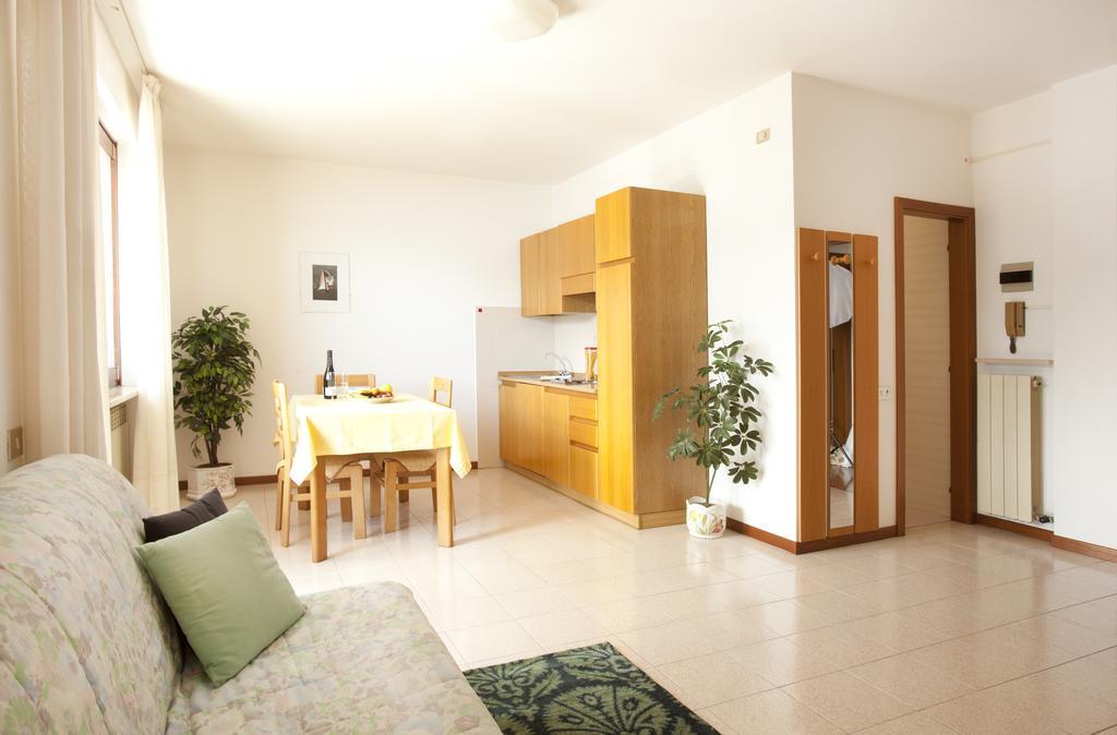 Residence Le Balze Мальчезине Номер фото
