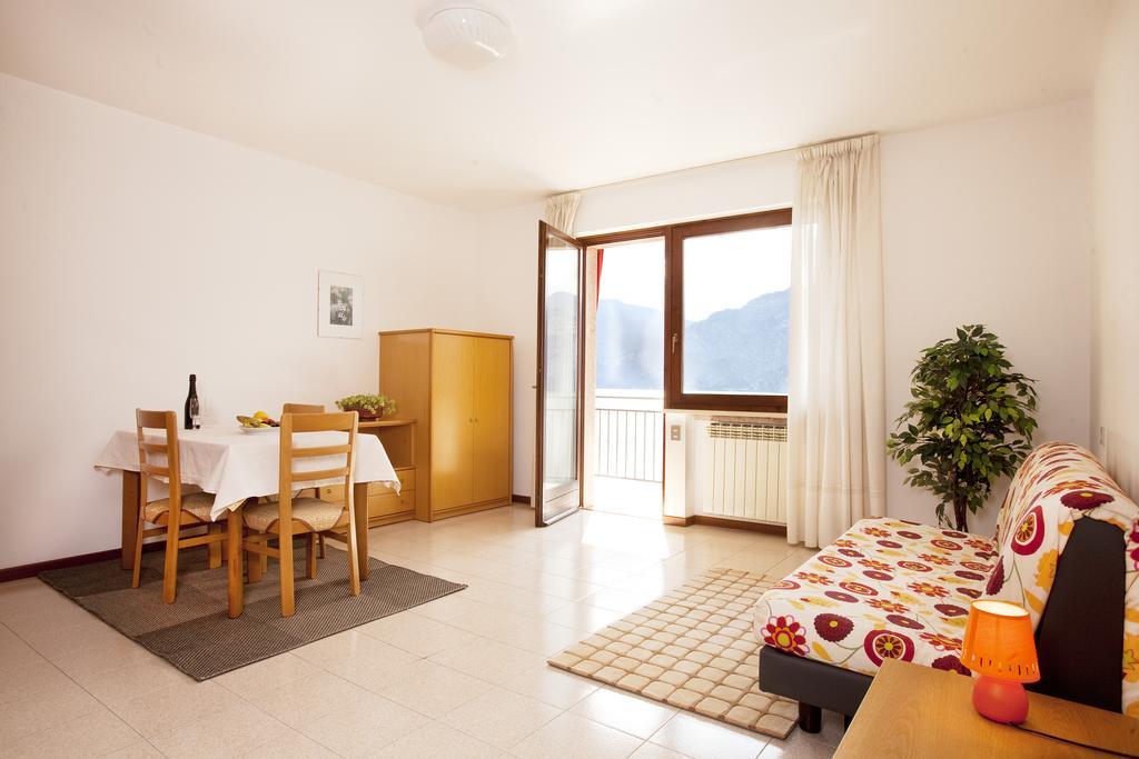 Residence Le Balze Мальчезине Номер фото